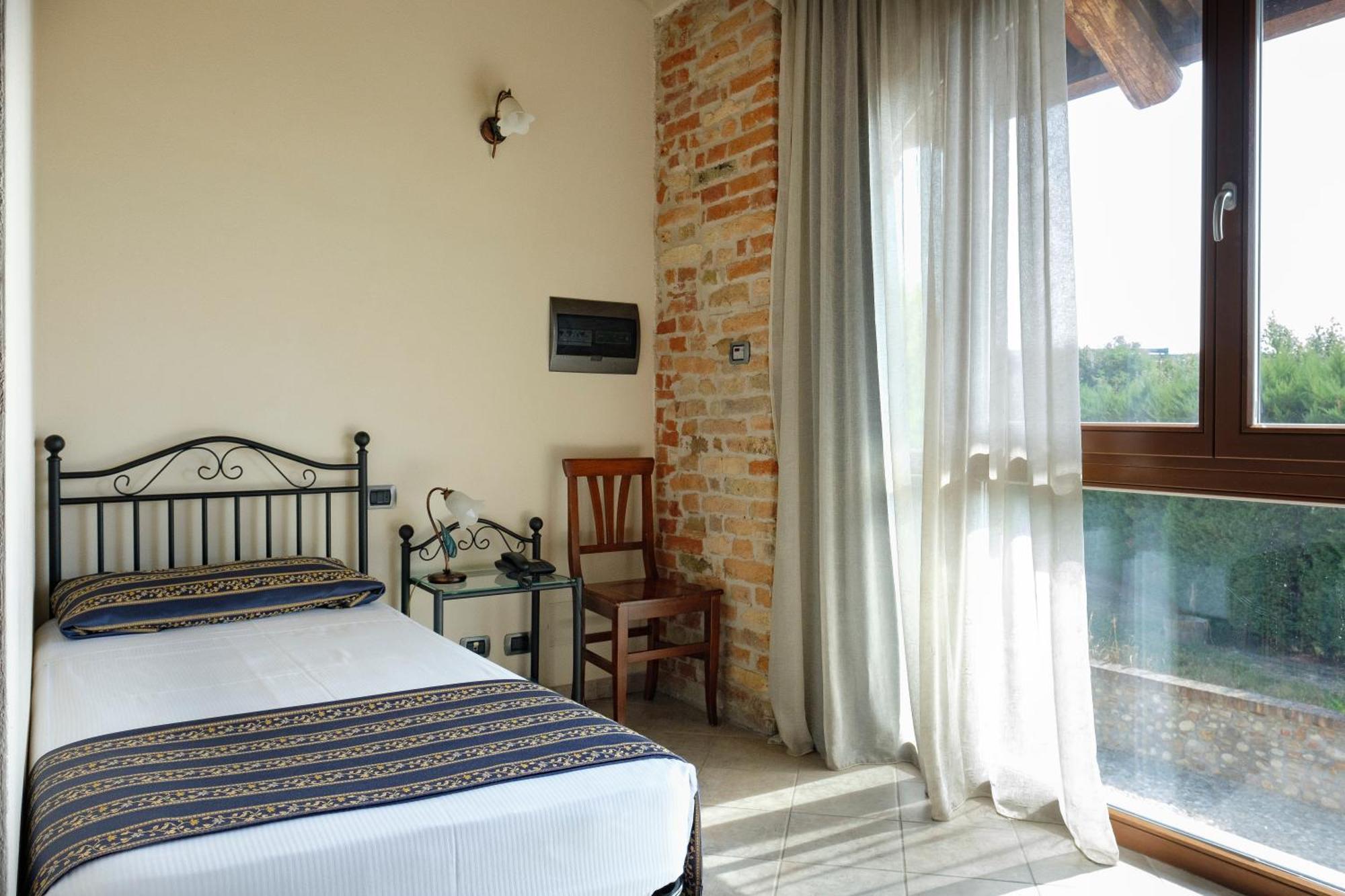 Hotel Le Botti Гуарене Экстерьер фото